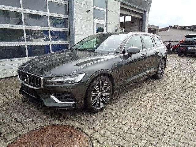 Pine grey / metallic (metallic) Gebraucht 2021 Volvo V60 Inscription Kombi | 28.890 € (Guter Preis) - Bild 1/3