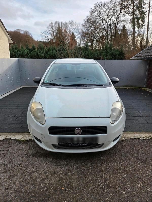 Weiß Gebraucht 2009 Fiat Grande Punto Kleinwagen | 799 € (Superpreis) - Bild 1/4