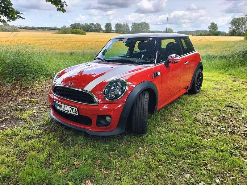 Second-hand Mini John Cooper Works 122 CP (89 kW) 2012 Roșu Hatchback