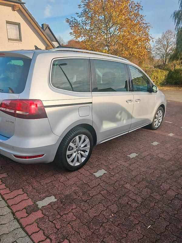 Gebraucht VW Sharan 184 PS (135 kW) 2015 Silber Van / Kleinbus