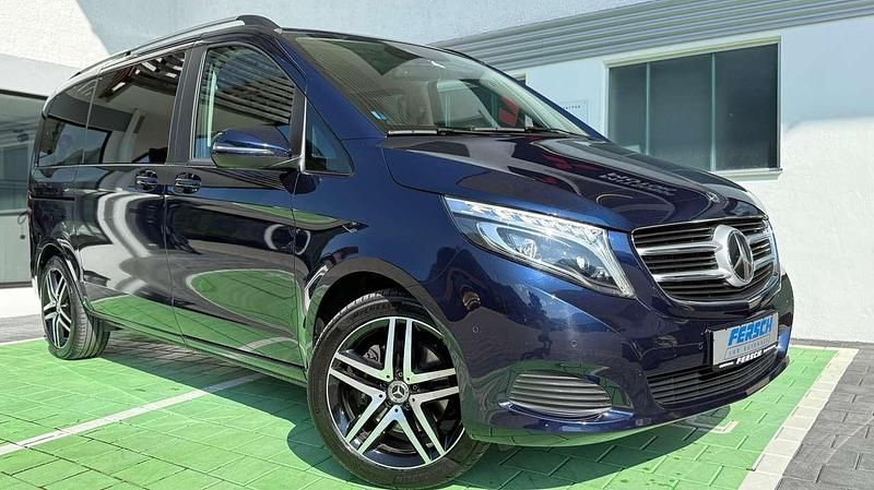Blau Gebraucht 2019 Mercedes V220 Edition Van / Kleinbus | 39.950 € (Superpreis) - Bild 1/4