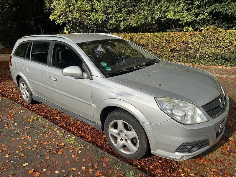 Silber Gebraucht 2008 Opel Vectra Kombi | 750 € (Superpreis) - Bild 1/4