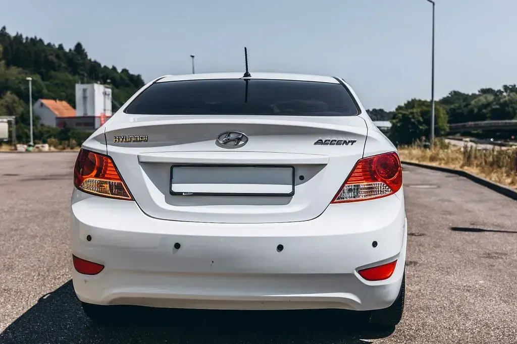 Gebraucht Hyundai Accent 107 PS (78 kW) 2012 Weiß Limousine