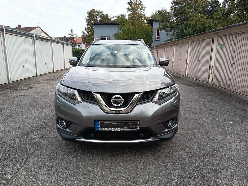 Grau Gebraucht 2017 Nissan X-Trail N-Connecta SUV | 18.200 € (Fairer Preis) - Bild 1/4