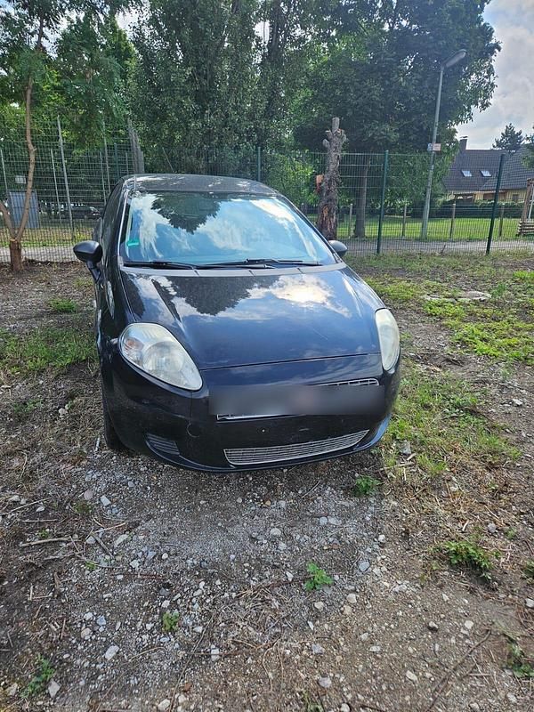 Schwarz Gebraucht 2009 Fiat Punto Kleinwagen | 900 € (Guter Preis) - Bild 1/4