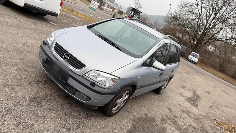 Silber Gebraucht 2001 Opel Zafira Van / Kleinbus | 2.500 € (Guter Preis) - Bild 1/4