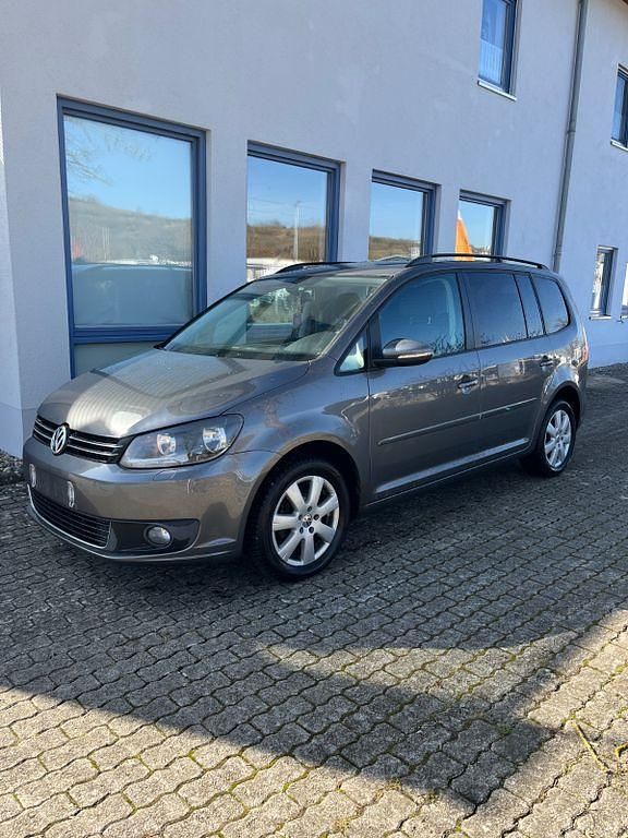 Gebraucht VW Touran 140 PS (102 kW) 2010 Braun Van / Kleinbus