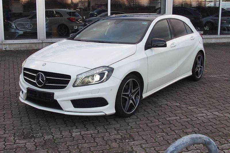 Weiß Gebraucht 2012 Mercedes A200 AMG Limousine | 11.688 € (Fairer Preis) - Bild 1/4