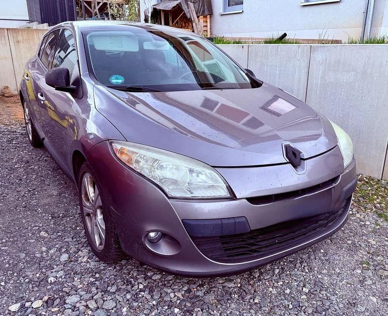 Gebraucht Renault Mégane Dynamique 110 PS (80 kW) 2009 Grau Limousine