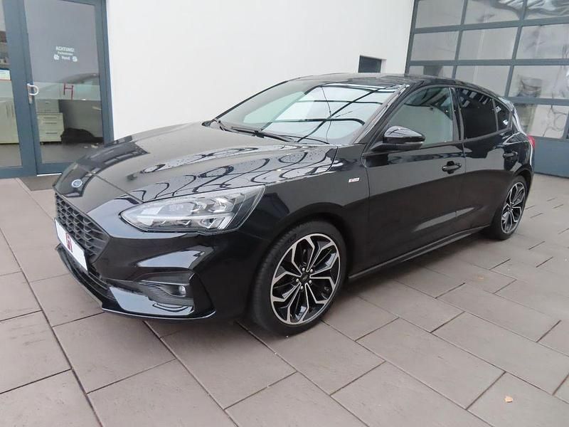 Schwarz Gebraucht 2019 Ford Focus ST-Line Limousine | 15.985 € (Fairer Preis) - Bild 1/4
