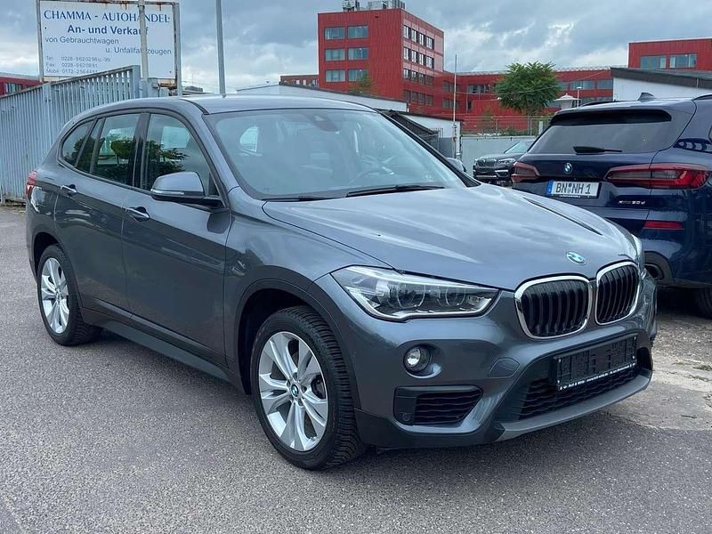 Grau Gebraucht 2017 BMW X1 Advantage SUV | 17.499 € (Fairer Preis) - Bild 1/4