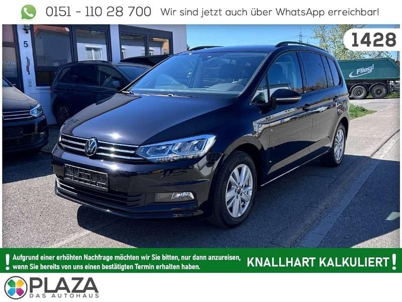 Deep black perleffekt Gebraucht 2023 VW Touran Van / Kleinbus | 30.500 € (Fairer Preis) - Bild 1/4