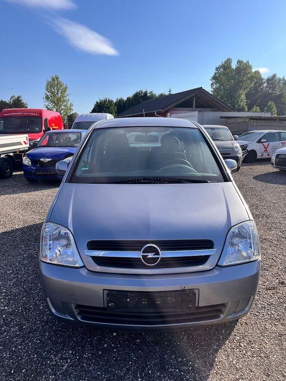 Silber Gebraucht 2005 Opel Meriva Edition Van / Kleinbus | 350 € (Superpreis) - Bild 1/4