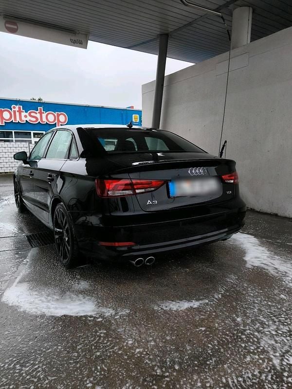 Schwarz Gebraucht 2016 Audi A3 Limousine | 11.800 € (Guter Preis) - Bild 1/4