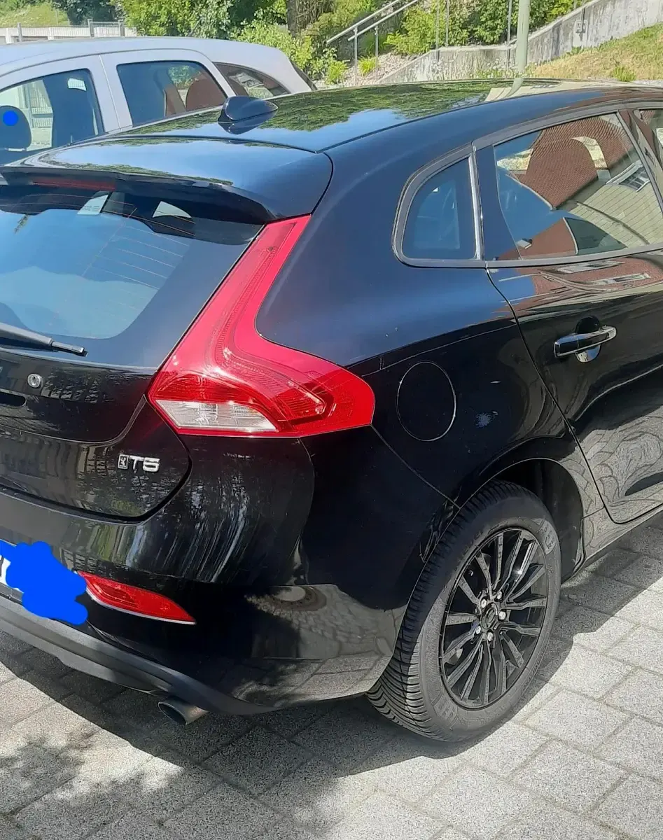 Gebraucht Volvo V40 150 PS (110 kW) 2018 Schwarz Kombi