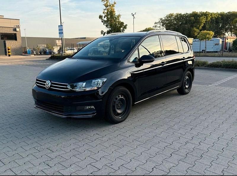Schwarz Gebraucht 2020 VW Touran United Van / Kleinbus | 21.000 € (Superpreis) - Bild 1/4