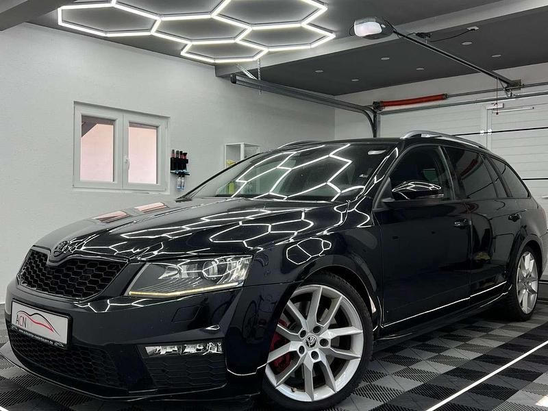 Schwarz Gebraucht 2013 Skoda Octavia Sport Kombi | 12.800 € (Teuer) - Bild 1/4