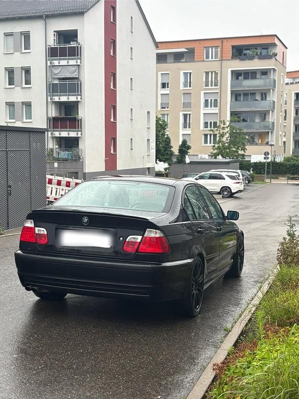 Schwarz Gebraucht 2000 BMW 323 M Sport Limousine | 3.000 € - Bild 1/4