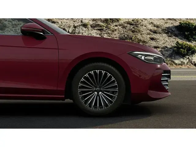 Gebraucht VW Passat Elegance 150 PS (110 kW) 2025 Chilirot metallic Kombi