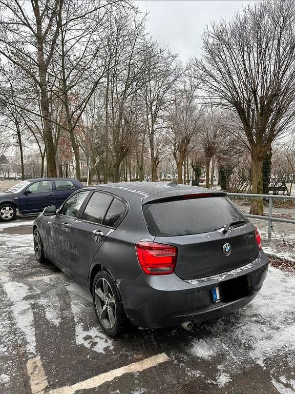 Gebraucht BMW 118 Sport Line 143 PS (105 kW) 2014 Grau Kleinwagen