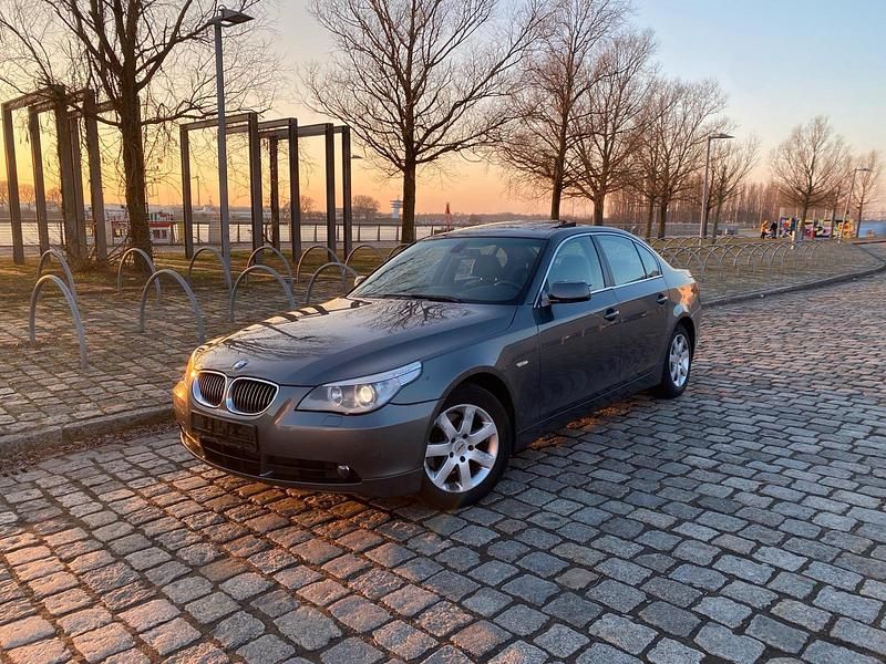 Gebraucht BMW 525 177 PS (130 kW) 2006 Grau Limousine