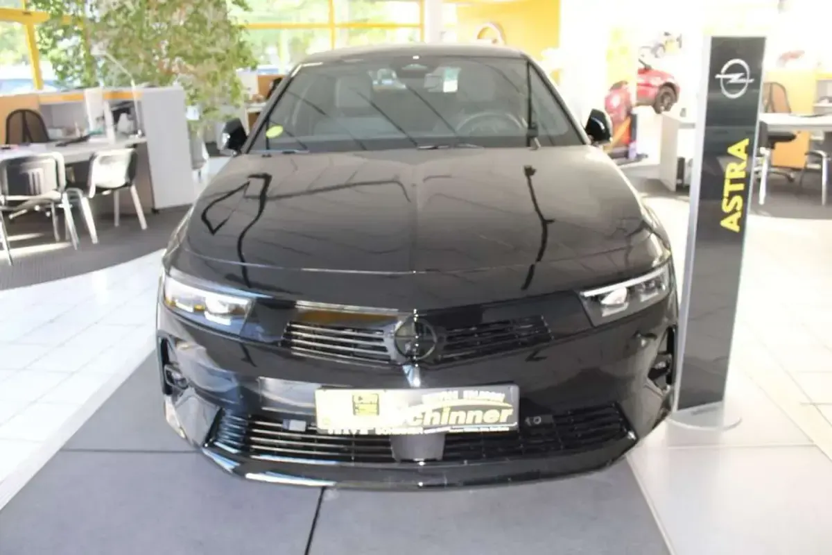 Używany Opel Astra 131 KM (96 kW) 2025 Czarny Kombi