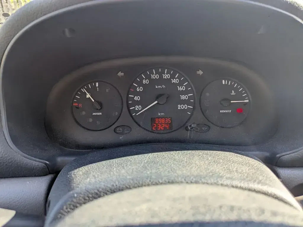 Gebraucht Renault Clio Authentique 58 PS (42 kW) 2001 Blau Limousine