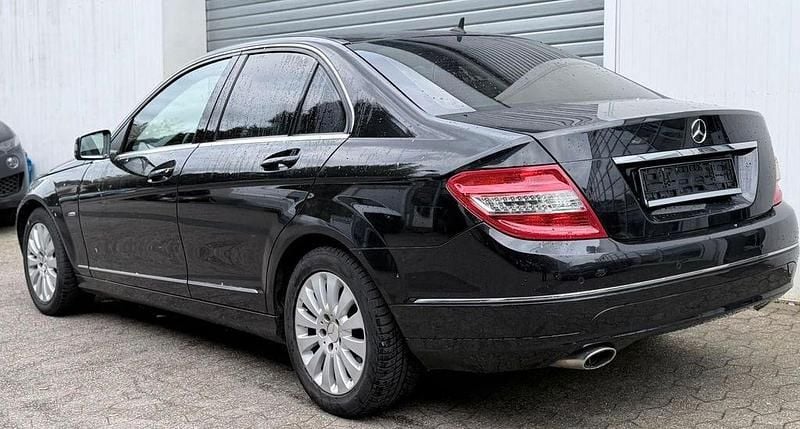 Gebraucht Mercedes C250 204 PS (150 kW) 2009 Schwarz Limousine