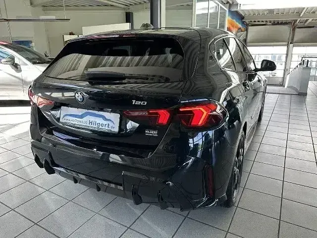 Gebraucht BMW 120 M Sport 170 PS (125 kW) 2025 Schwarz Kleinwagen
