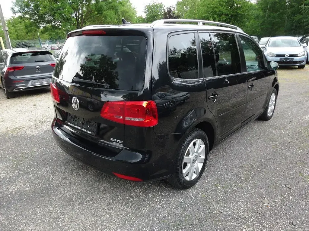 Gebraucht VW Touran Cup 140 PS (102 kW) 2014 Schwarz Van / Kleinbus
