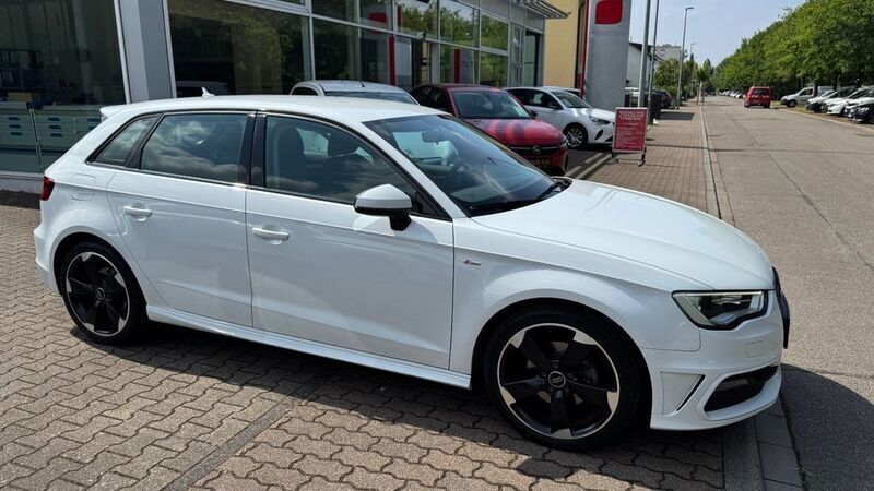 Gletscherweiß Gebraucht 2015 Audi A3 S-Line Limousine | 13.500 € (Etwas zu teuer) - Bild 1/4