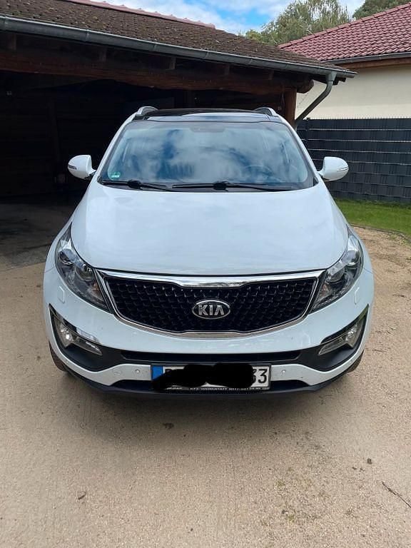 Weiß Gebraucht 2014 Kia Sportage Spirit SUV | 9.500 € (Fairer Preis) - Bild 1/4