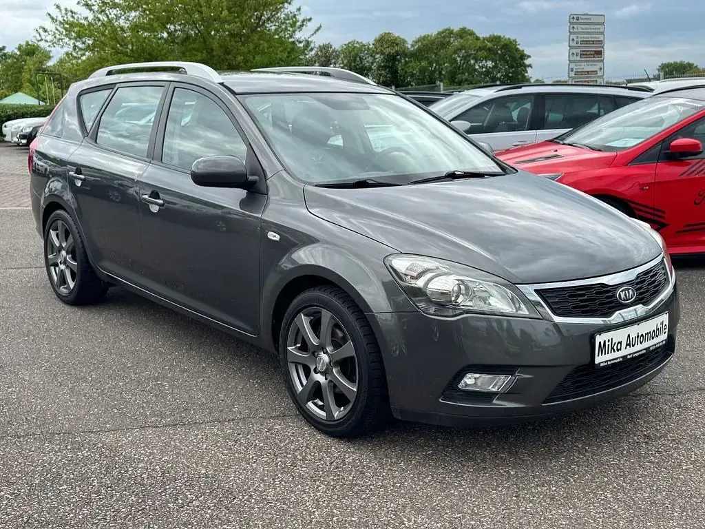 Gebraucht Kia Ceed Sportswagon 125 PS (91 kW) 2011 Grau Kombi