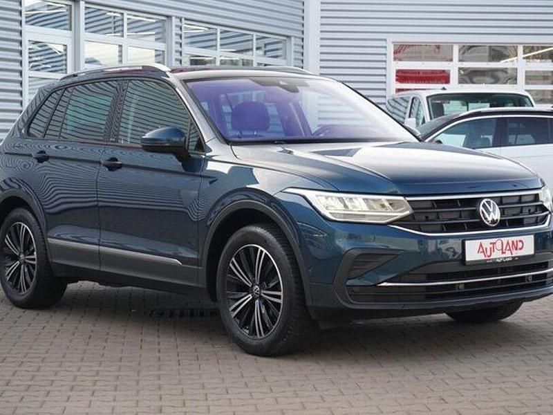 Gebraucht VW Tiguan Active 131 PS (96 kW) 2022 Blau SUV