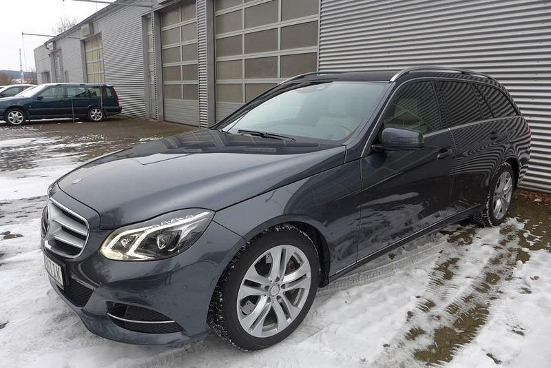 Gebraucht Mercedes E400 333 PS (244 kW) 2015 Grau Kombi