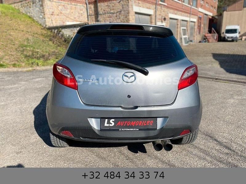 Second-hand Mazda 2 68 CP (50 kW) 2009 Argintiu Hatchback