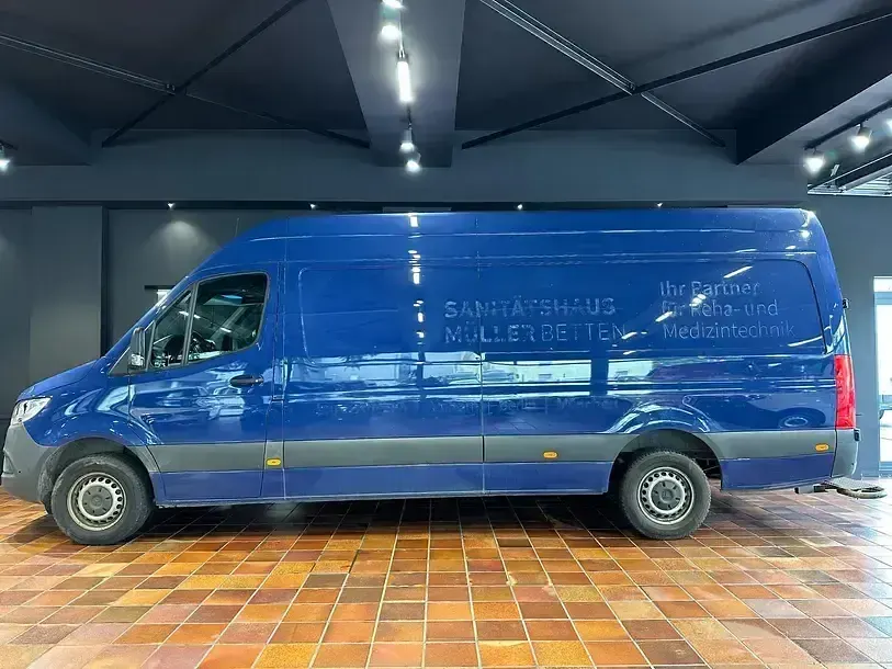 Gebraucht Mercedes Sprinter 170 PS (125 kW) 2024 Blau Van