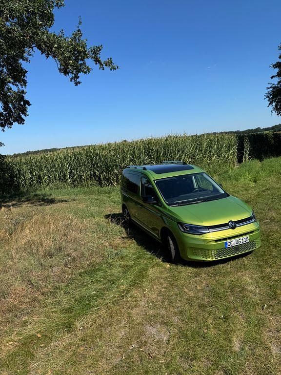 Grün Gebraucht 2024 VW Caddy Style Van / Kleinbus | 36.990 € (Fairer Preis) - Bild 1/4