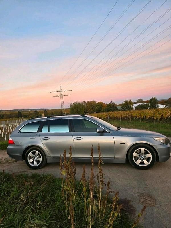 Grau Gebraucht 2007 BMW 520 Kombi | 3.750 € (Fairer Preis) - Bild 1/4
