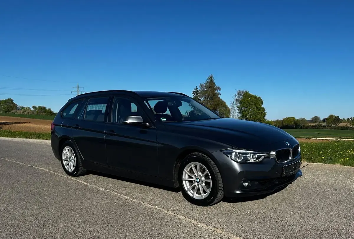 Gebraucht BMW 320 Advantage 184 PS (135 kW) 2018 Grau Kombi
