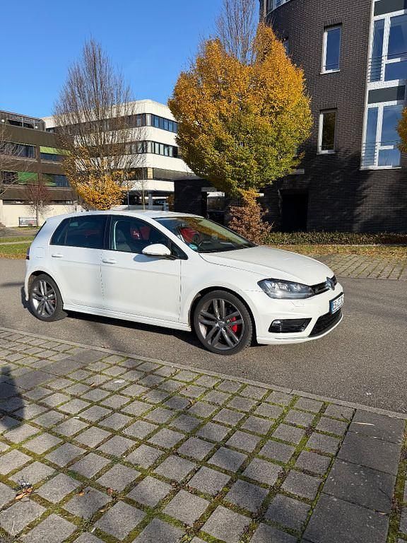 Weiß Gebraucht 2016 VW Golf VII Highline Limousine | 13.500 € (Fairer Preis) - Bild 1/4