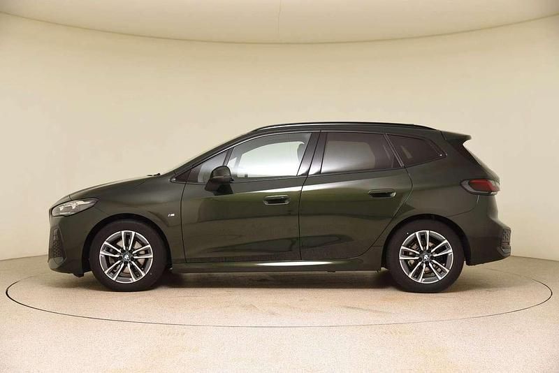 Gebraucht BMW 218 M Sport 136 PS (100 kW) 2024 Sanremo green met. Van / Kleinbus