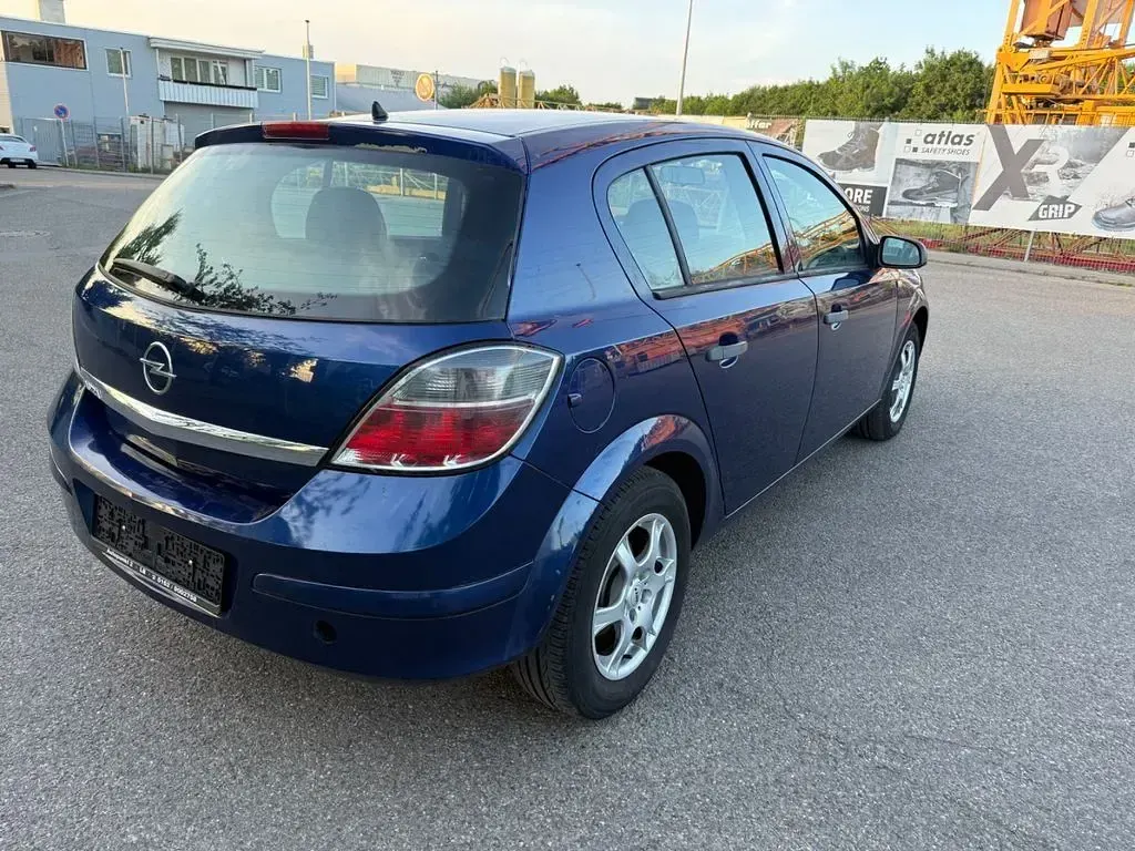 Gebraucht Opel Astra Basis 116 PS (85 kW) 2009 Blau Limousine