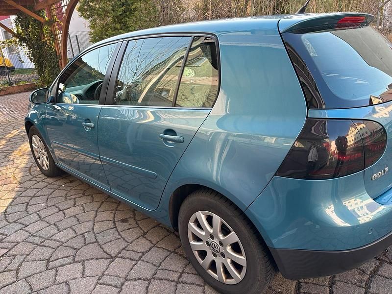 Gebraucht VW Golf V 115 PS (84 kW) 2006 Blau Kleinwagen