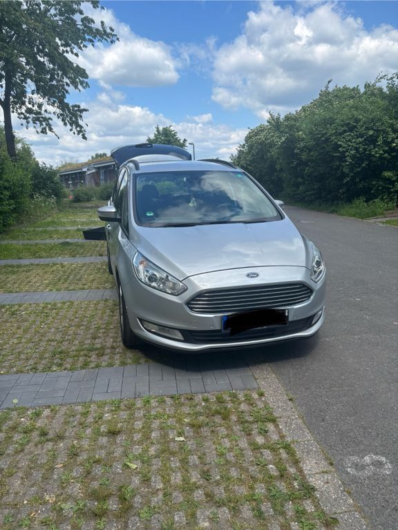 Silber Gebraucht 2016 Ford Galaxy Trend Van / Kleinbus | 11.500 € (Teuer) - Bild 1/4