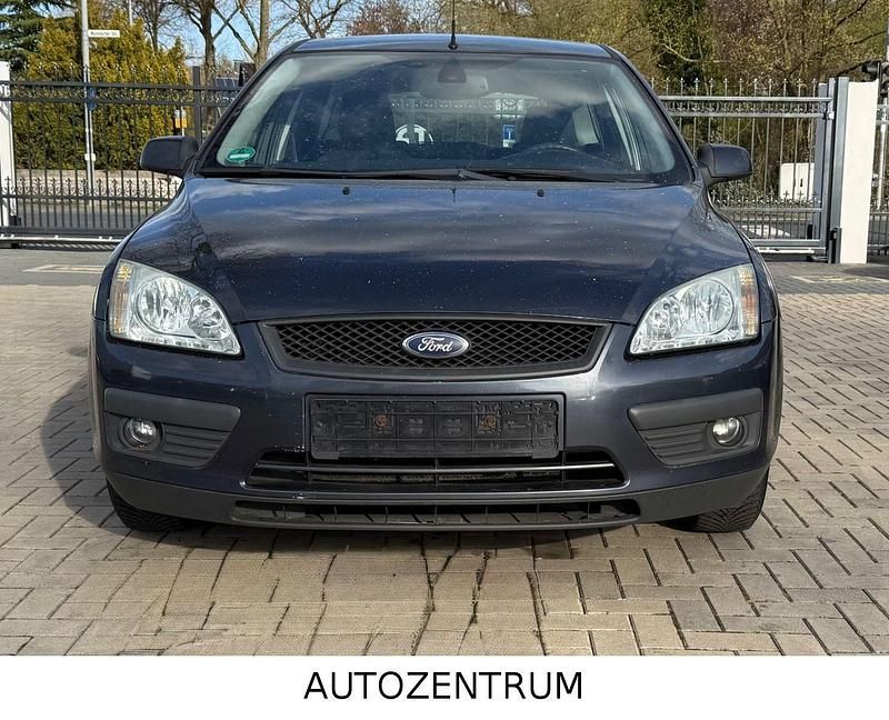 Usado Ford Focus Fun X 116 CV (85 kW) 2007 Gris Familiar