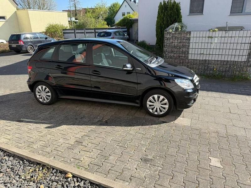 Gebraucht Mercedes B180 116 PS (85 kW) 2011 Other Van / Kleinbus