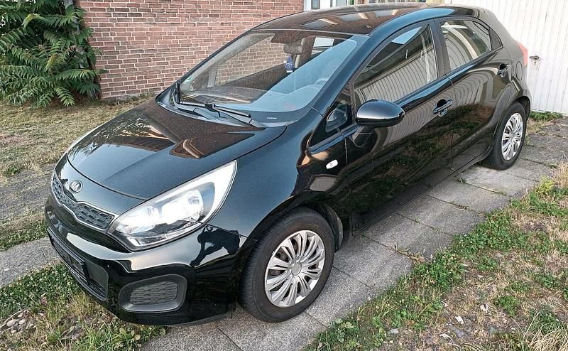 Schwarz Gebraucht 2013 Kia Rio 2 Kleinwagen | 6.700 € (Fairer Preis) - Bild 1/4