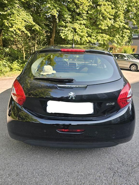 Schwarz Gebraucht 2013 Peugeot 208 Style Kleinwagen | 4.850 € (Guter Preis) - Bild 1/4