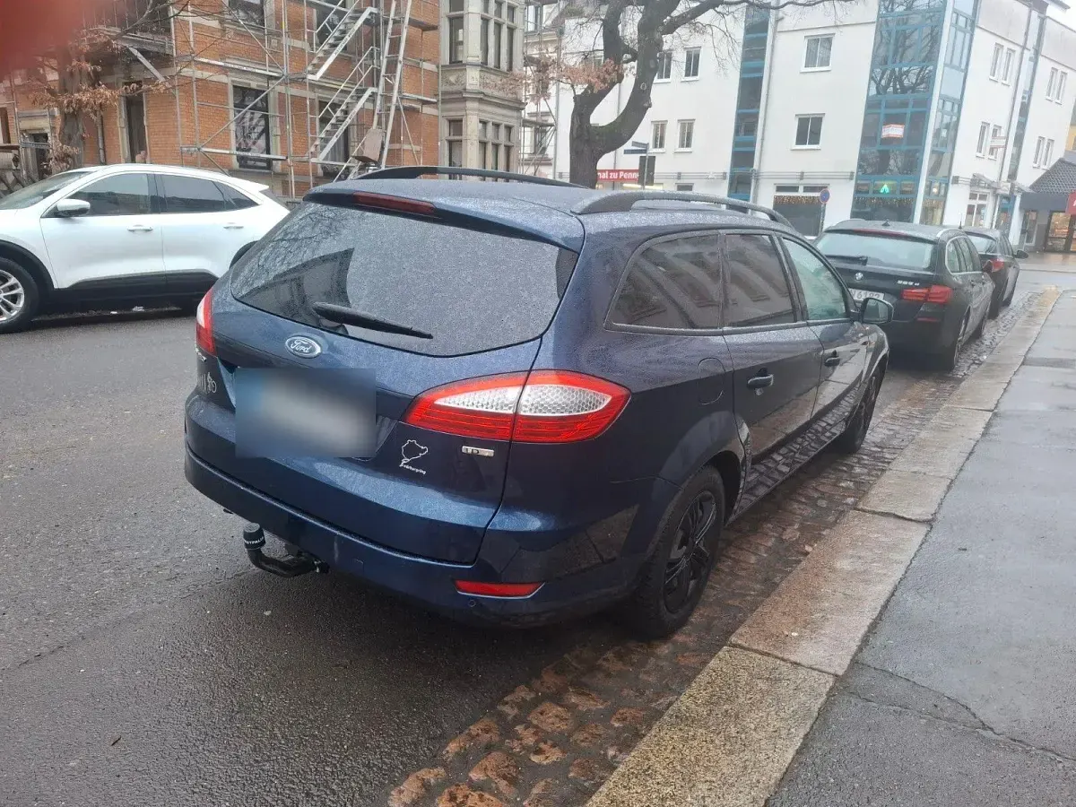 Gebraucht Ford Mondeo Titanium 140 PS (102 kW) 2009 Blau Limousine